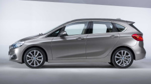 2016-bmw-2-series-active-tourer-side-view-2