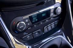 ford_kuga_016_01