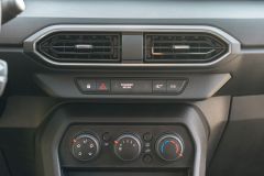 021_dacia_sandero_spi6668