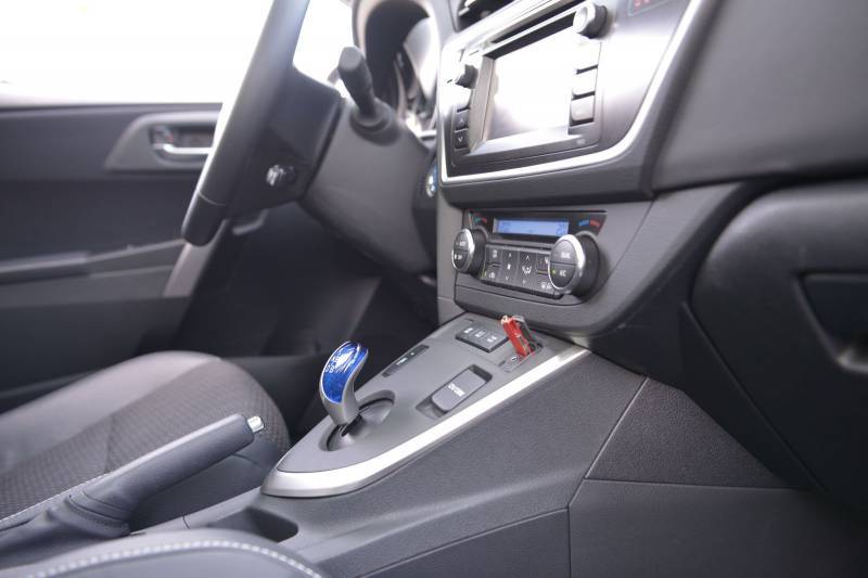 toyota-auris-030