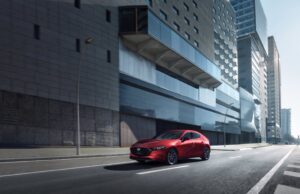 MAZDA3 2024: ANCORA PIÙ SICURA E CONNESSA, CON RINNOVATA ELEGANZA