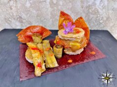 Maialino in agrodolce con bucce di banane, capperi, salsa BBQ e salsa ponzu