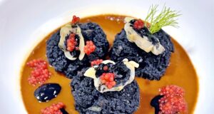 Spaghetti alle vongole veraci con bisque di code di gamberi argentini