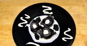 Mare in Black&White: Tortelloni al nero di polpo e salmone con burrata, olive nere e uova di ciclottero
