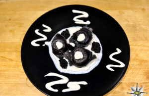 Mare in Black&White: Tortelloni al nero di polpo e salmone con burrata, olive nere e uova di ciclottero