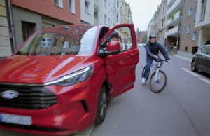 Una tecnologia per prevenire incidenti con ciclisti e motociclisti: l’Exit Warning debutta a bordo del nuovo Ford Transit Custom