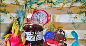 Brownies con pitaya, coulis di frutti di bosco e cristalli di vetro