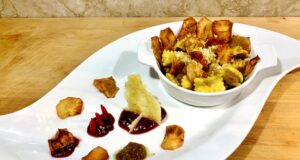 Agnolotti plincauda con chips di topinambur e riduzione di Dolcetto d’Alba