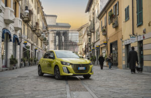 PEUGEOT in Italia segna un forte incremento delle vendite e conquista il cuore dei clienti con la gamma rinnovata di nuova 208