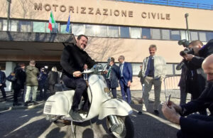 LA MOTORIZZAZIONE DI CREMONA HA ASSEGNATO LA PRIMA TARGA STORICA
