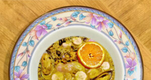 Bouillabaisse esotica con rana pescatrice, platano, melàngolo e passion fruit