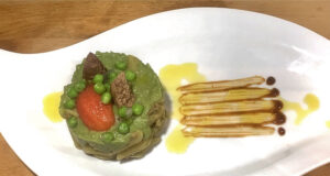 Pennette con paté di coniglio al Barolo Chinato e pesto di pisellini