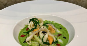 Tagliatelle di seppia con pesto di salicornia e coralli di capesante