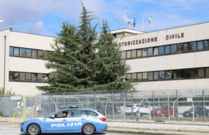 FRODE ALLA PATENTE: POLIZIA DI TORINO FERMA 5 SOGGETTI STRANIERI