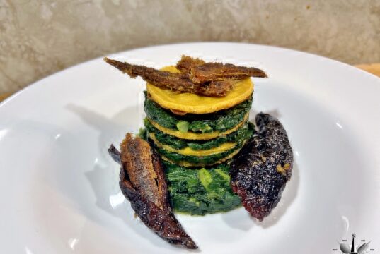 Pizz’e’foje 2.0 con cavolo nero, cime di rapa, spinaci, sardelle e peperone crusco