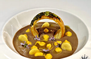 Vellutata di pâté di coniglio con mousse di lupini e olio al rosmarino