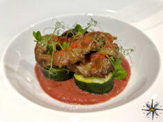 Mollejitas de pollo con papas, purea alla rapa rossa e germogli di Affilla Cress