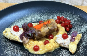 Cannolo di merluzzo della Groenlandia con crema di cioccolato bianco e wasabi