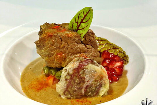 Filetto di gonna con potage de choufleur, baccelli di fagiolo e garam masala
