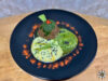 Chicken Pudding con potage di chayote e pesto di valeriana