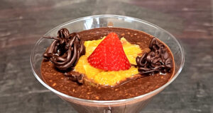 Chocomousse con brownies, succo d’arancia, marsala e nocciole di Cherasco