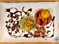 Ballotine de poulet: Galantina di pollo con frittura di gherigli e pelle di pollo croccante