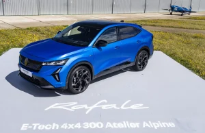 RENAULT RAFALE: APERTURA DEGLI ORDINI IN ITALIA PER IL NUOVO MOTORE E-TECH 4×4 300 CV