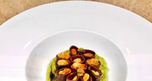 Mezze maniche al caffè con gamberetti fritti e pesto di broccoli e rucola
