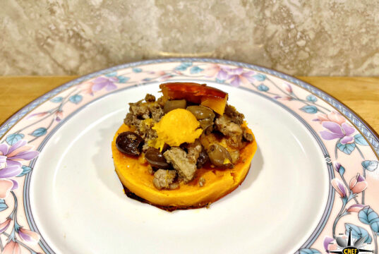 Zucca Hokkaido con stufato di tritato di Fassona e braciola di maiale