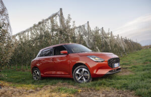 SUZUKI SWIFT HYBRID ALLGRIP 4×4: PICCOLA FUORI, GRANDE OVUNQUE
