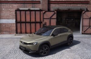 Mazda MX-30 e-Skyactiv R-EV 2025: il futuro prende forma