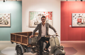 Strade d’emozione”: L’arte di Stefano Berardino celebra l’icona italiana tra motori e passione