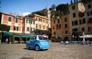 Microlino Spiaggina: debutto italiano in stile Dolce Vita a Rapallo