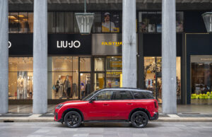 MINI COUNTRYMAN COOPER S JCW: quando la versatilità incontra l’adrenalina