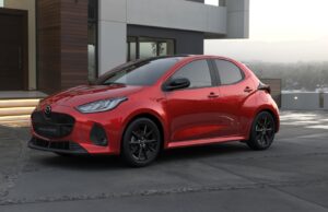 Mazda2 Hybrid 2026, la compatta full hybrid che affina comfort e sicurezza