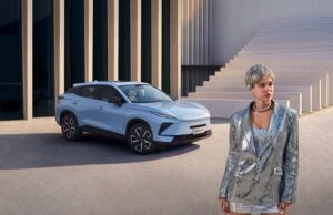 OMODA 4 e 5 NEXT, da Torino a Parigi tra tecnologia e ibrido Immagine ufficiale di OMODA 5 NEXT diffusa per il Salone di Parigi.