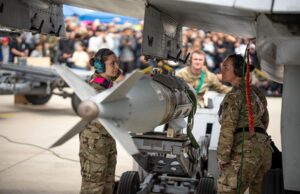 Stellantis Future Days, oltre 700 studenti scoprono i mestieri a Torino Foto d'archivio: Respect the Past, Forge the Future- Air Power Days Returns to Osan (9028853)