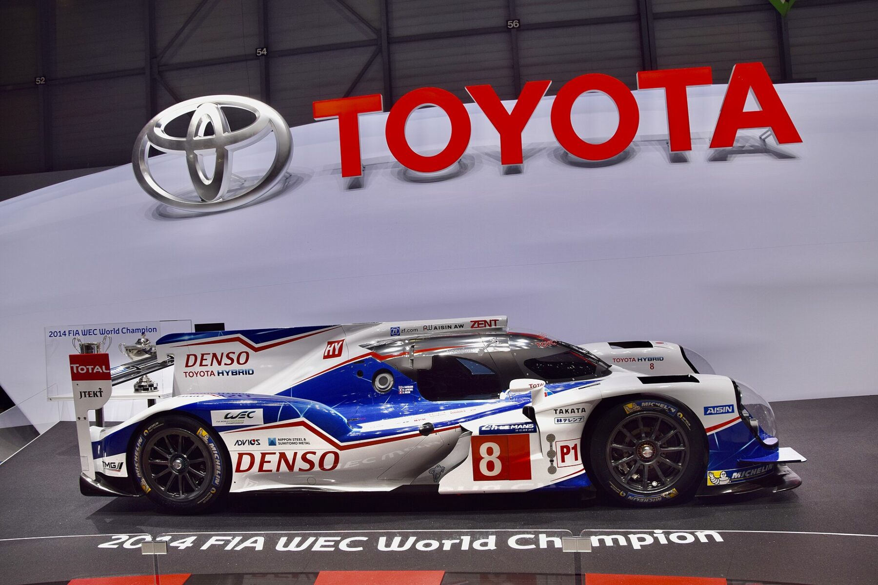 Foto d'archivio: 2014 FIA WEC Championship winning Toyota TS040 Hybrid at Geneva International Motor Show 2