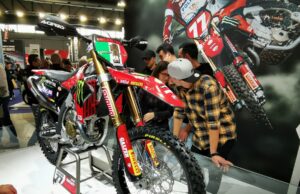 Ducati Desmo450 MX, aggiornamenti per il 2027 e manutenzione secondo l’utilizzo Foto d'archivio: Ducati Desmo 450 MX - EICMA 2024