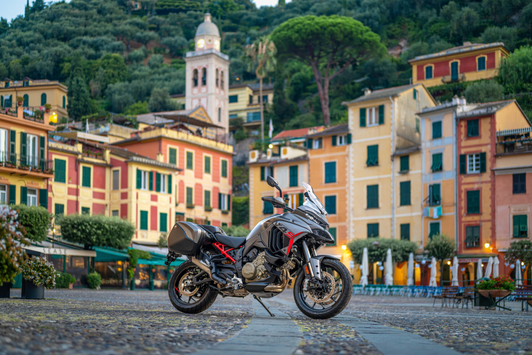 Ducati Multistrada V4 S Grand Tour: 170 CV per viaggiare