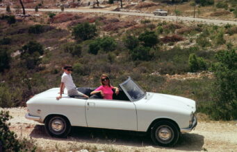 Peugeot 204 Cabriolet, a Bologna il tributo ai sessant’anni delle versioni speciali