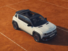 Renault 4 E-Tech Electric: nuova gamma e batteria LFP da 37 kWh Renault 4 E-Tech Electric, proposta in Italia con una gamma articolata su più batterie e allestimenti.
