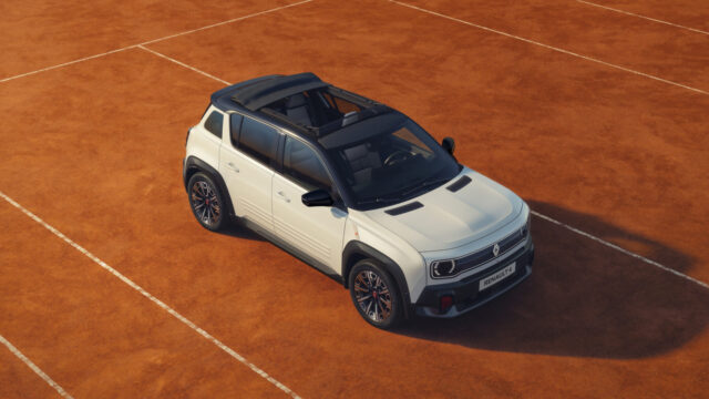 Renault 4 E-Tech Electric, proposta in Italia con una gamma articolata su più batterie e allestimenti.